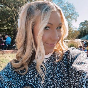 Meet your Posher, Elly